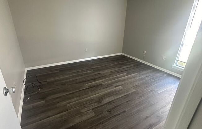 1 bed, 1 bath, 700 sqft, $700