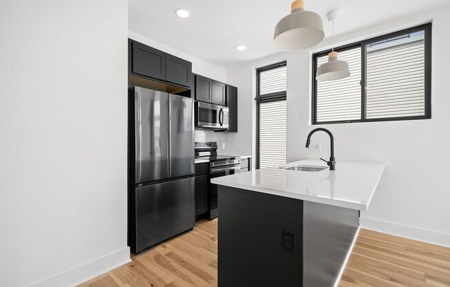 2 beds, 2 baths, 933 sqft, $2,095, Unit 405