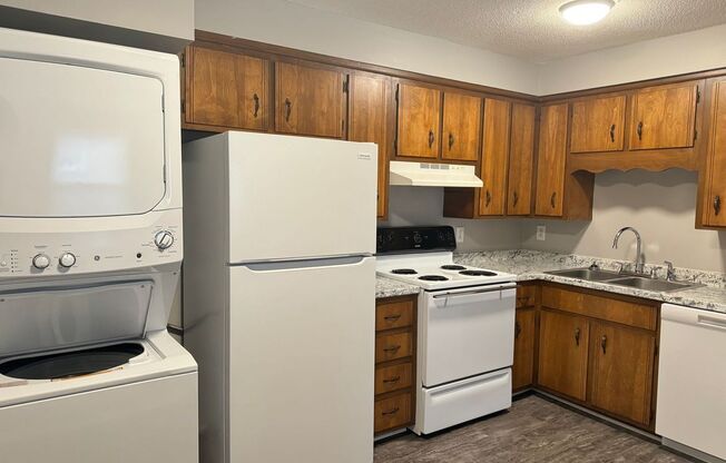 2 beds, 1 bath, 900 sqft, $825, Unit 5