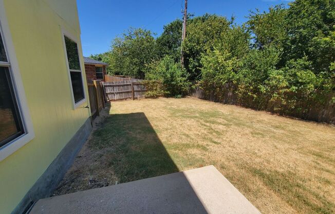 Wonderful 3 Bed 3 Bath Home!