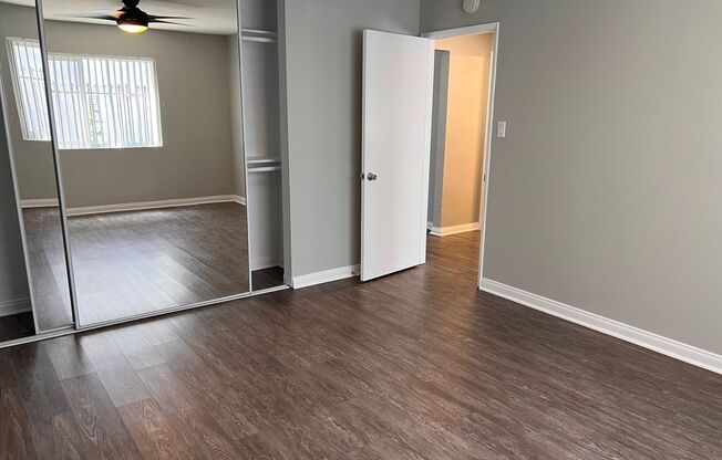 2 beds, 1 bath, 950 sqft, $3,145, Unit 4720-21