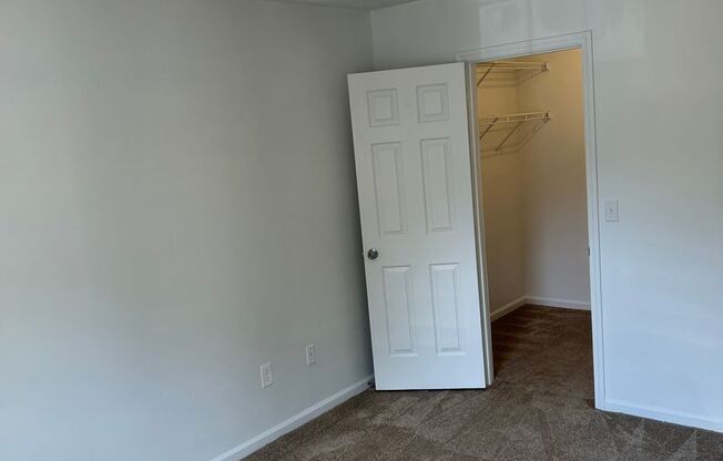 1 bed, 1 bath, 600 sqft, $925, Unit 200 5E