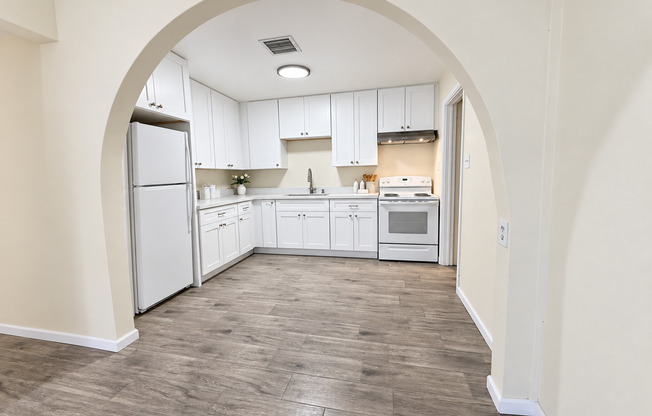 Spacious 5-Bedroom Home with 2 Baths – Plenty of Room to Live & Entertain