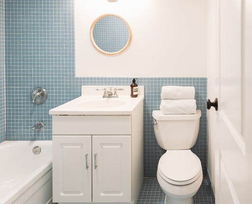 1 bed, 1 bath, 749 sqft, $2,700, Unit 301