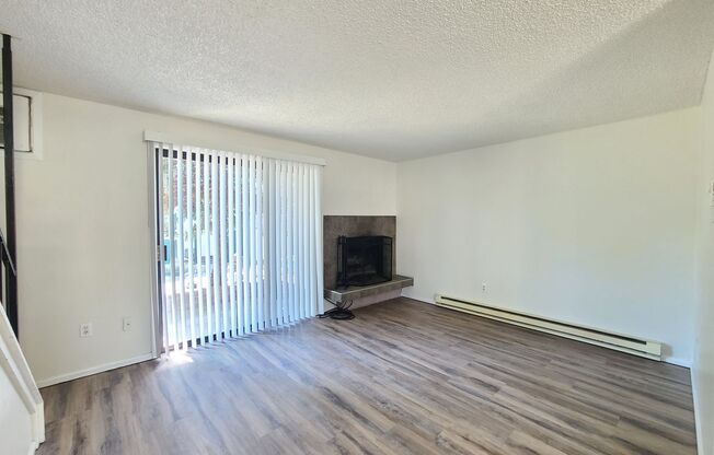 $1,150 - 1 Bed / 1 Bath Bright and Airy Condo on Spokane River