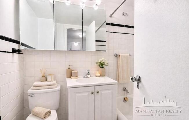 Studio, 1 bath, $3,300, Unit 1105