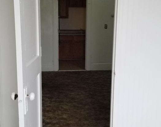 1 bed, 1 bath, $595, Unit 2