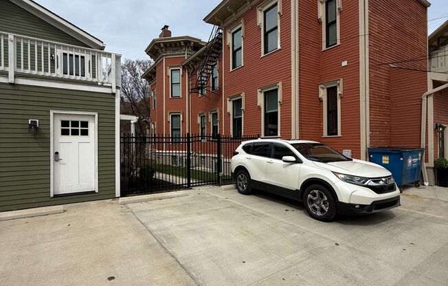 1 bed, 1 bath, 800 sqft, $1,500, Unit 104