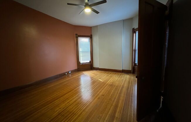 2 beds, 1 bath, $1,275, Unit Apt #1