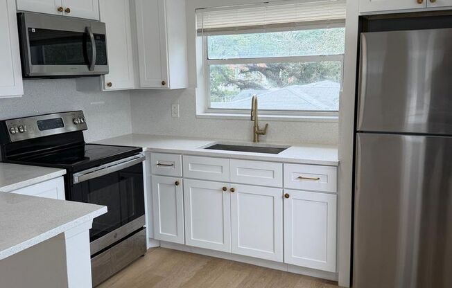 Bright, spacious 1 bedroom apartment for rent