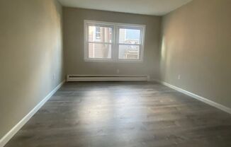 1 bed, 1 bath, 700 sqft, $1,650, Unit 10