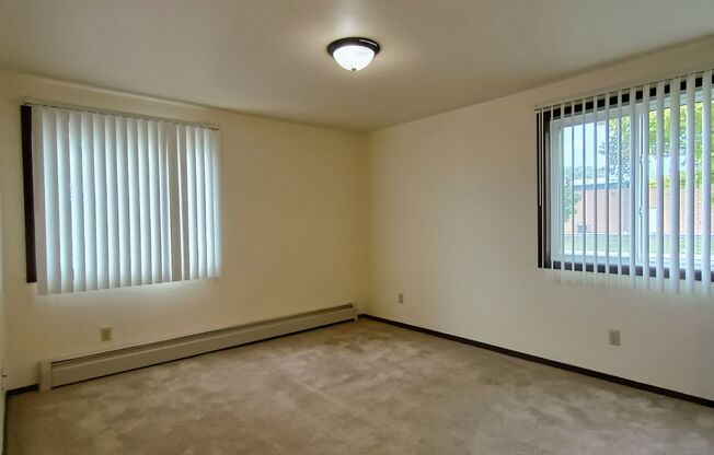 2 beds, 1 bath, 824 sqft, $1,159, Unit 1686-04