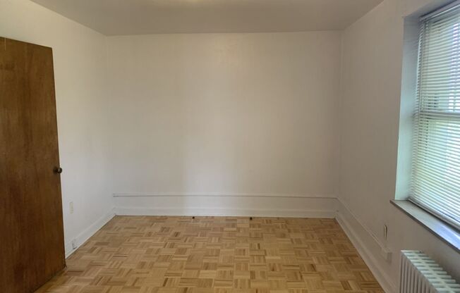 2 beds, 1 bath, $1,710, Unit 317B