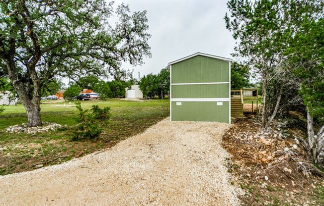 3 Bedroom/2 Bathroom Home in the Holiday Villages of Medina Subdivision!