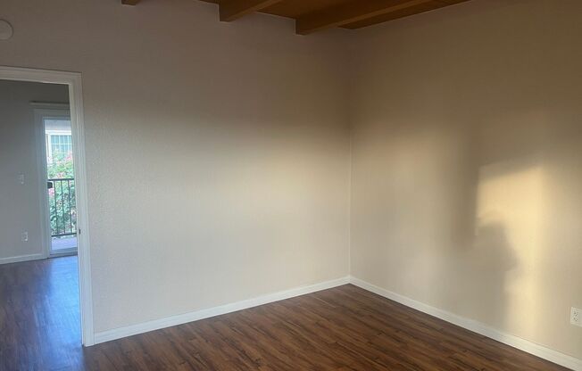 1 bed, 1 bath, 480 sqft, $2,310, Unit 6