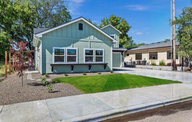 Beautifully finished 3 bedroom, 2 1/2 bath, two story town home in Boise with two car garage! Near 36th and State St.