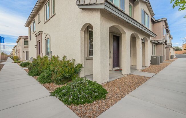 Like new 3-Bedroom Townhome!