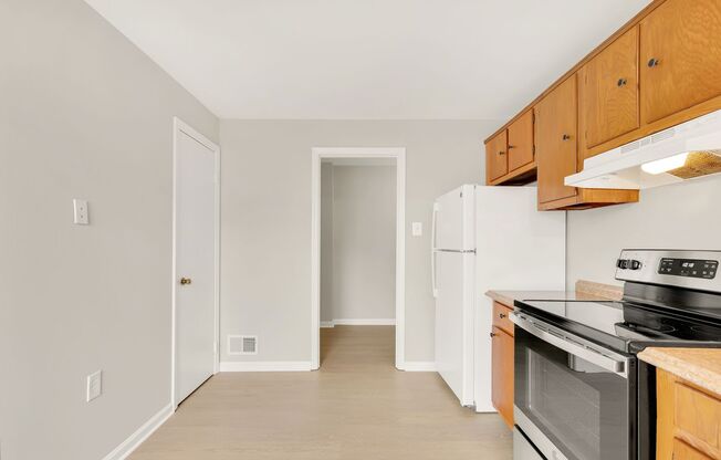 2 beds, 1 bath, $1,825, Unit 3