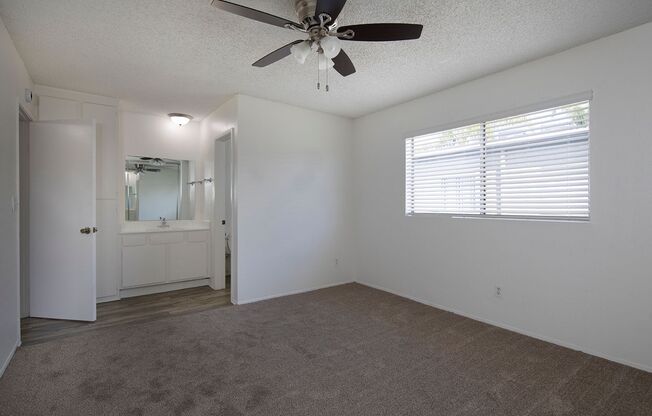 1 bed, 1 bath, 574 sqft, $1,725, Unit 28