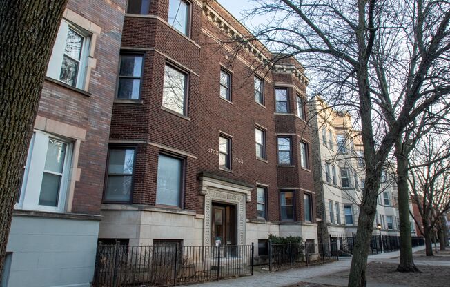 4 Bedroom + Den in Wrigleyville