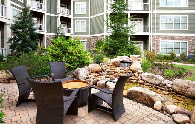 Parc at Grandview Apartments outdoor seating area