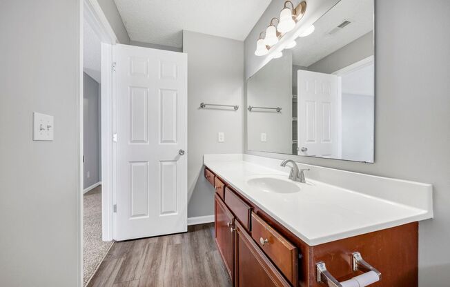 2 beds, 2 baths, 1,350 sqft, $1,380, Unit 418-418E