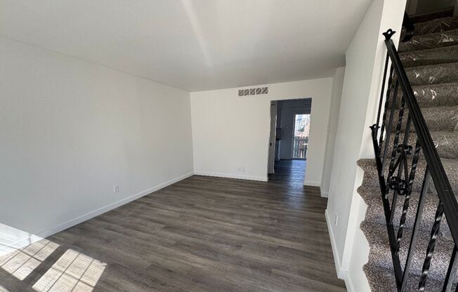 Chez Paree Apartments and Townhomes