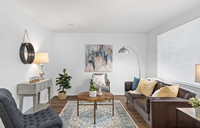 2 beds, 1 bath, 716 sqft, $1,750, Unit 22