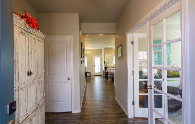 Like new in Ventana! 4 bedroom,3 bath, fenced yard.