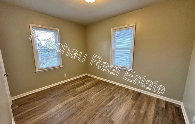 2 beds, 1 bath, $1,095