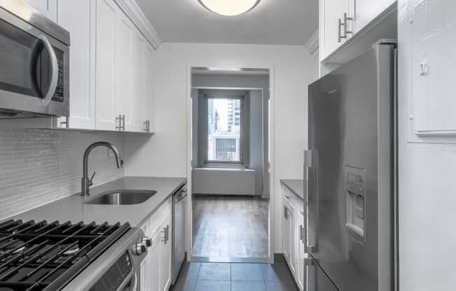 2 beds, 2.5 baths, $10,000, Unit 7J