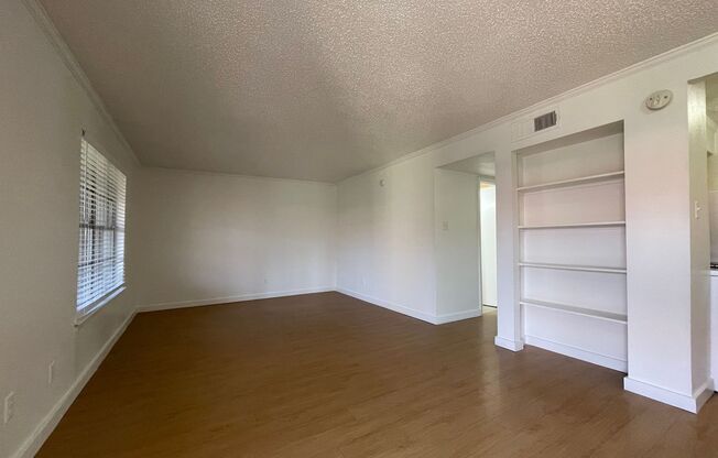 2 beds, 1 bath, 900 sqft, $1,250, Unit ELP2202-249