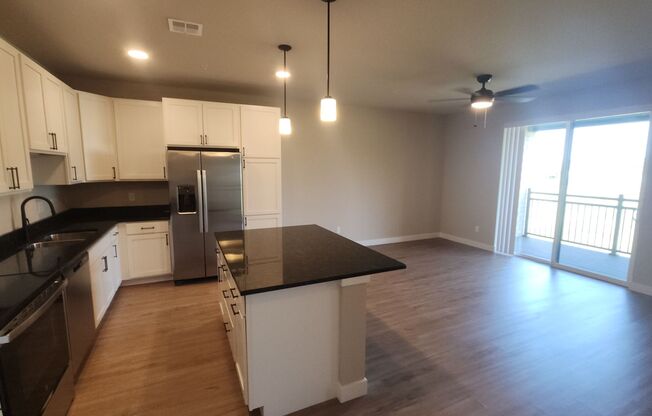 880 N MAIN