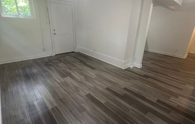 2 beds, 1 bath, $895