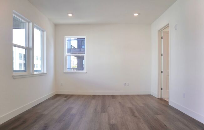 State of the Art Condo located in Fremont! – Metro West Community!