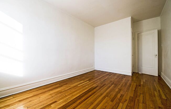 1704 W 77th St 7656 S Paulina St Chicago, IL 60620