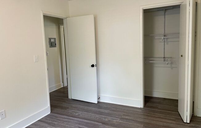 2 beds, 1 bath, 700 sqft, $1,750, Unit 216-04