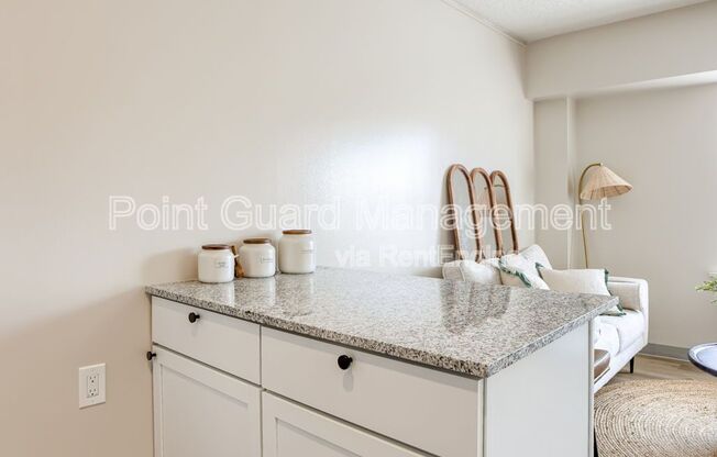 1 bed, 1 bath, 433 sqft, $795, Unit 201