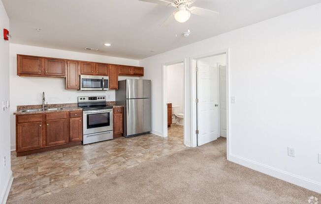 2 beds, 1 bath, $1,250, Unit 1200-304