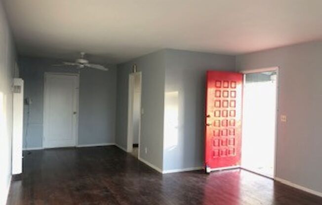 2 beds, 1 bath, $2,800