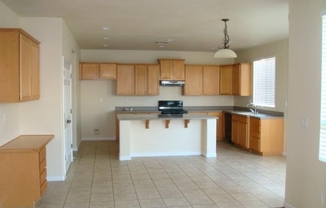 4 beds, 2.5 baths, $2,800