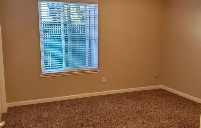 1 bed, 1 bath, 575 sqft, $1,420, Unit 68