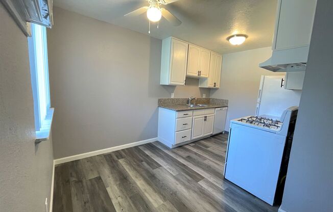 Beautiful Gated Community and Super Nice Renovated 2-bedroom Apartment