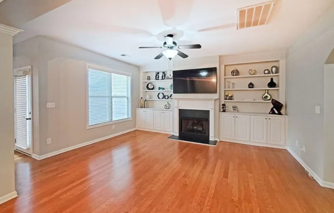 Beautiful 3-Bedroom, 2.5-Bath Townhome in Gated Marietta Community