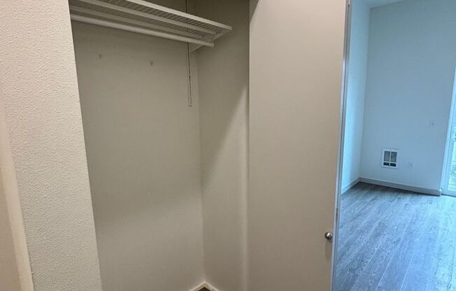 Studio, 1 bath, 249 sqft, $1,295, Unit 109