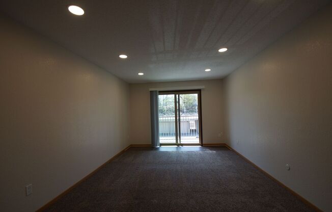 1 bed, 1 bath, 780 sqft, $1,374, Unit 220