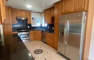 5 beds, 3 baths, $5,795