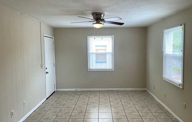 First Floor 1BD/1BA Apartment off Curry Ford in Henley Park Apartments!