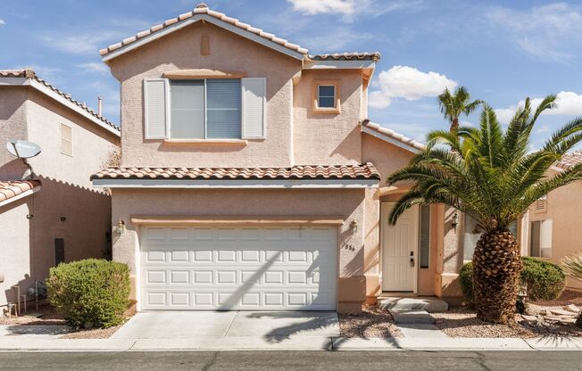 Dual primary suites in Silverado Ranch gated community with pool