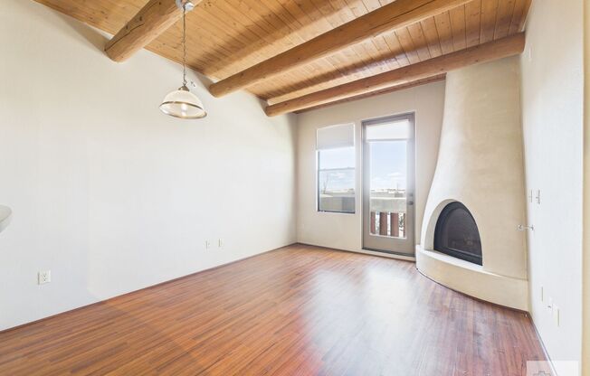 Gorgeous Unfurnished 1 bedroom, 1 bath in Desirable Neighborhood